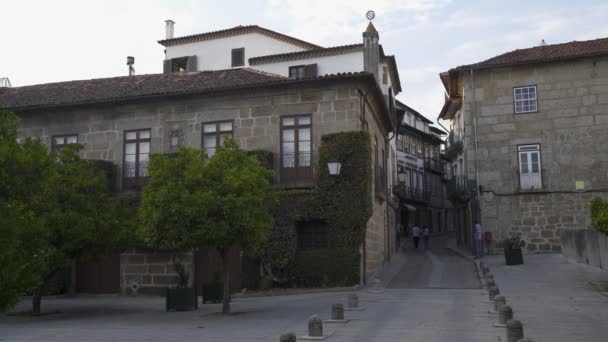 葡萄牙吉马拉伊市的典型建筑 — 图库视频影像