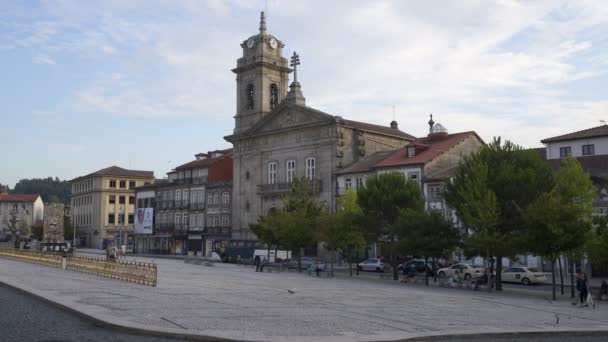 Plaza Largo Toural Guimaraes Portugal — Stockvideo