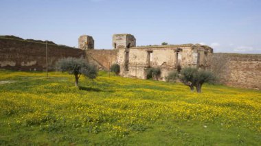 Portekiz, Alentejo 'daki Mourao kalesi.