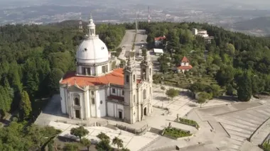 Santuario Sameiro Sığınak insansız hava aracı görüntüsü Braga, Portekiz 'de