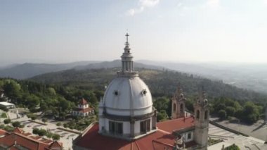 Santuario Sameiro Sığınak insansız hava aracı görüntüsü Braga, Portekiz 'de