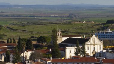 Portekiz, Alentejo 'daki kale duvarının içindeki Elvas şehri.