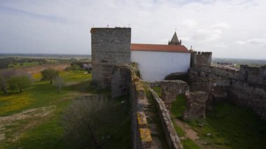 Portekiz, Alentejo 'daki Mourao kalesi.