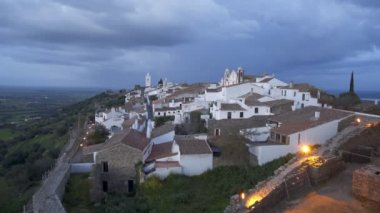 Monsaraz şafakta Alentejo, Portekiz 'de