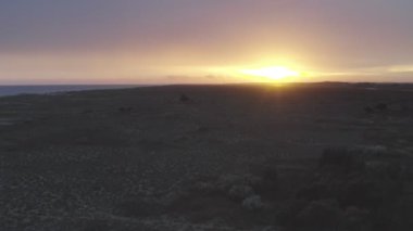 Pedras del Rei 'de gün batımı Ria Formosa Parkı, Portekiz