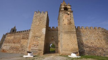 Portekiz, Alentejo 'daki Mourao kalesi.
