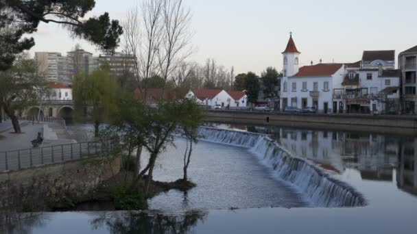 Vista Ciudad Tomar Con Río Nabao Portugal — Vídeos de Stock