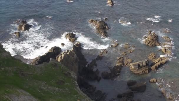 コスタビセンティーナ ポルトガルのプライア アリファナビーチの崖 — ストック動画