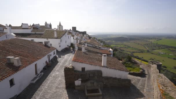 葡萄牙Alentejo的Monsaraz村有白人住房的街道 — 图库视频影像