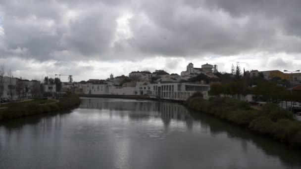 Blick Auf Tavira Mit Dem Goldfluss Der Algarve Portugal — Stockvideo