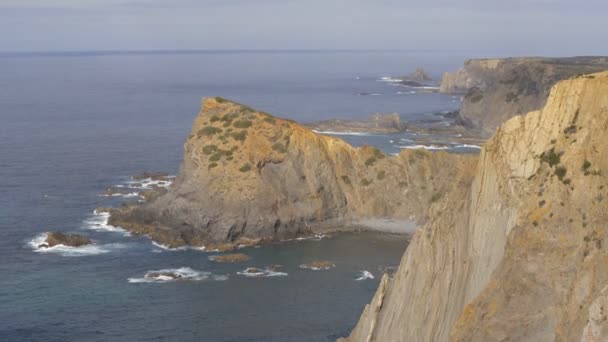 葡萄牙Costa Vicentina的Praia Arrifana海滩海崖 — 图库视频影像