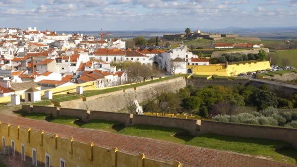 Portekiz Alentejo Daki Kale Duvarının Içindeki Elvas Şehri — Stok video