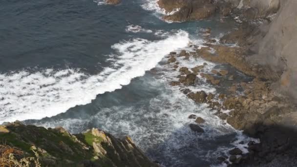 コスタビセンティーナ ポルトガルのプライア アリファナビーチの崖 — ストック動画