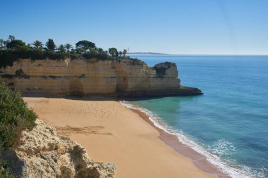 Nossa Senhora da Rocha Sahili, gün batımında Algarve, Portekiz