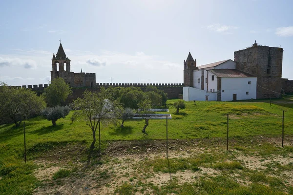 Torres Del Castillo Mourao Edificio Histórico Mural Con Jardín Interior — Foto de Stock