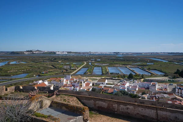 ポルトガルのアルガルヴェ城からのカストロ マリム生理食塩水ビュー — ストック写真