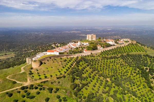 葡萄牙Alentejo村和城堡的Evoramonte无人驾驶飞机俯瞰图 — 图库照片