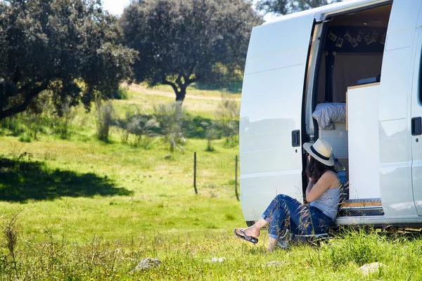 Portekiz, Alentejo 'da yaşayan kadın gezgin vanlifer.