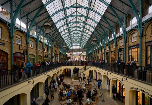 Convent Garden Full Tourists London England — Stock Photo, Image