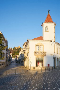 Tomar ana caddesi güzel tarihi binalar, Portekiz 'de.