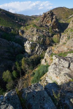 Penedo Furado Passadico geçidi Vila de Rei, Portekiz