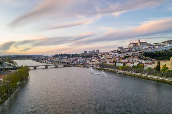 Vista Aérea Del Dron Coimbra Atardecer Con Río Mondego Hermosos — Foto de Stock