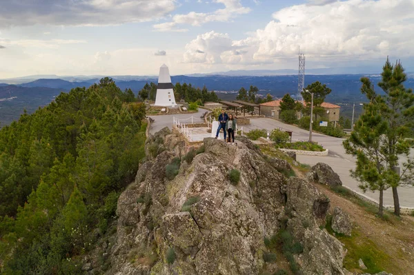 Drone Vista Aérea Una Pareja Centro Geográfico Picoto Melrica Centro — Foto de Stock