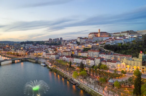 Vista Aérea Ciudad Drones Coimbra Atardecer Con Colorida Fuente Río —  Fotos de Stock