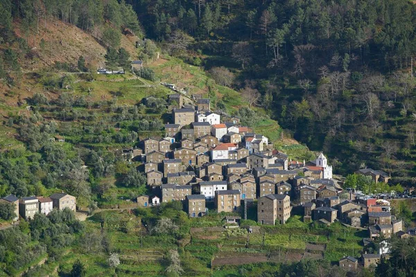 포르투갈 의세라 렐라에 피오다오 이스트 마을의 파노라마같은 — 스톡 사진