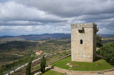 Portekiz 'deki Pinhel kale kulesi.