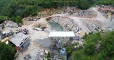 Yol yapım aşamasında, havadan görüntüleme