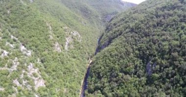 Yol yapım aşamasında, havadan görüntüleme