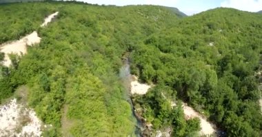 Yol yapım aşamasında, havadan görüntüleme