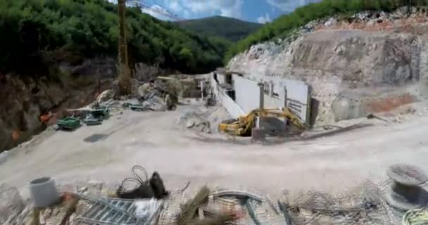 Camino en construcción, vista desde el aire — Vídeos de Stock