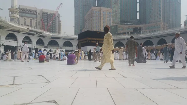Mekka, Arabia Saudyjska, września 2016 - muzułmańskich pielgrzymów z wszystkich o — Zdjęcie stockowe
