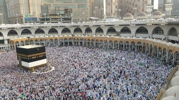 MECCA, SAUDI ARABIA, setembro 2016 - Peregrinos muçulmanos de todos os lugares — Fotografia de Stock