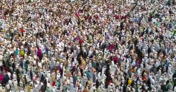 MECCA, ARABIE SAOUDITE, septembre 2016 - Des pèlerins musulmans du monde entier se sont rassemblés pour célébrer l'Omra ou le Hadj à la mosquée Haram de La Mecque . — Video