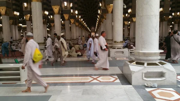 Medyna, Arabia Saudyjska, wrzesień 2016 Masjid (Meczet) Nabawi — Zdjęcie stockowe