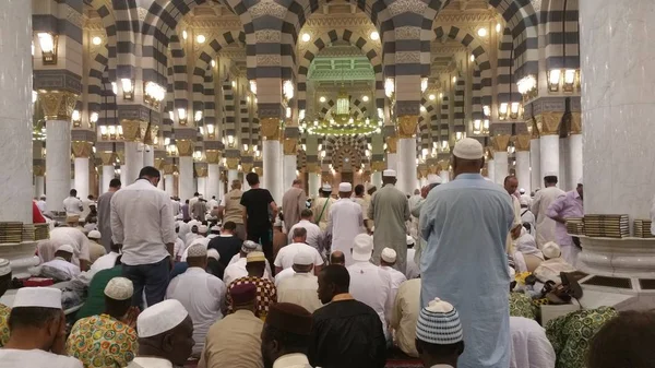 Al Madinah, Arabia Saudită, septembrie 2016 masjid (moschee) nabawi — Fotografie, imagine de stoc