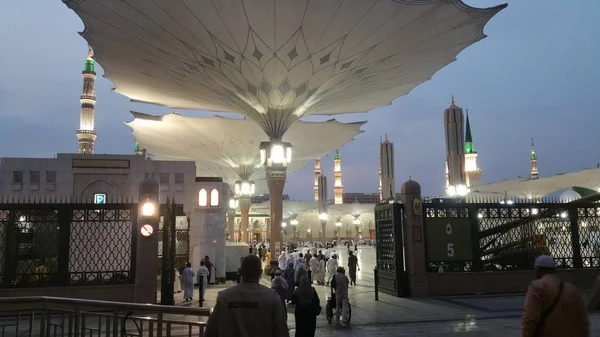 Al Madinah, Arábia Saudita, setembro 2016 masjid (mesquita) nabawi — Fotografia de Stock