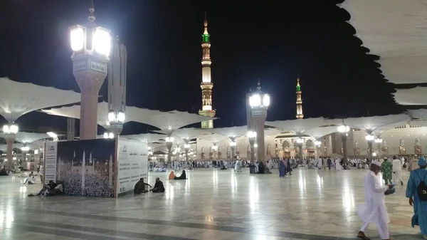 Аль-Медина, Саудовская Аравия, сентябрь 2016 года мечеть Набави — стоковое фото