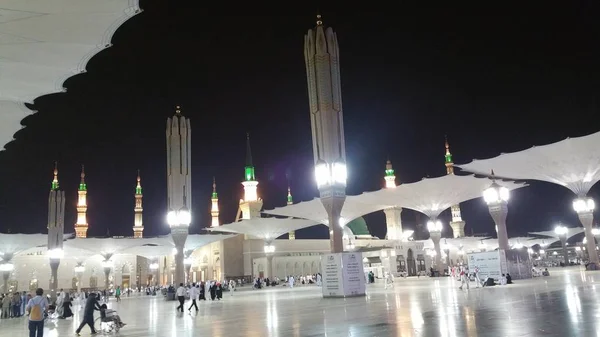 Al Madinah, Saúdská Arábie, září 2016 masdžid (mešita) nabawi — Stock fotografie