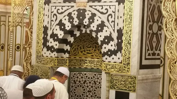 Al Madinah, Saudiarabien, september 2016 Masjid (moské) Nabawi — Stockfoto