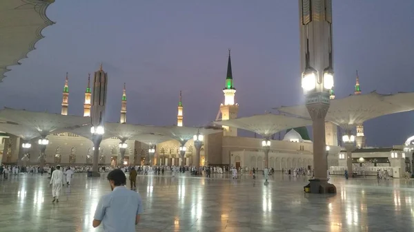 Al Madinah, Saúdská Arábie, září 2016 masdžid (mešita) nabawi — Stock fotografie