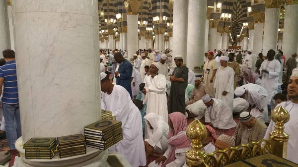 Al Madinah, Saudi arabia, September 2016 masjid (mosque) nabawi — Stock Photo, Image