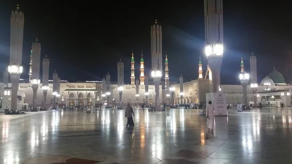 Al Madinah, Arabia Saudita, septiembre 2016 masjid (mezquita) nabawi —  Fotos de Stock