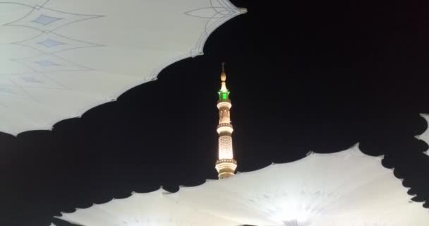 Al Madinah, Saoedi-Arabië, september 2016 Masjid (moskee) Nabawi — Stockvideo