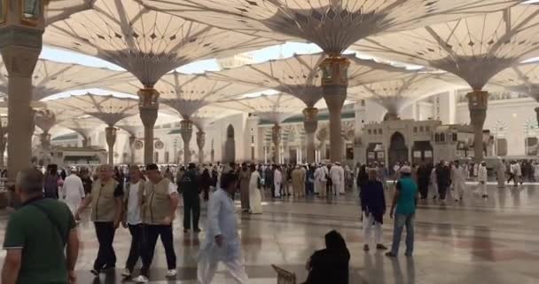 Al Madinah, Saúdská Arábie, září 2016 masdžid (mešita) nabawi — Stock video