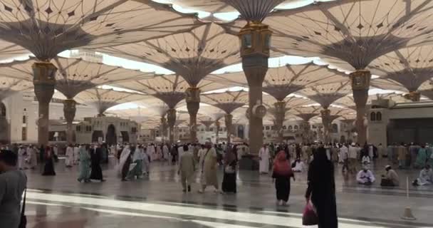 Al Madinah, Saúdská Arábie, září 2016 masdžid (mešita) nabawi — Stock video