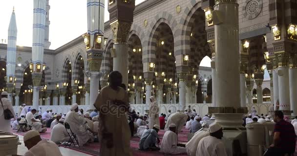 Al madinah, saudi arabia, September 2016 masjid (Moschee) nabawi — Stockvideo